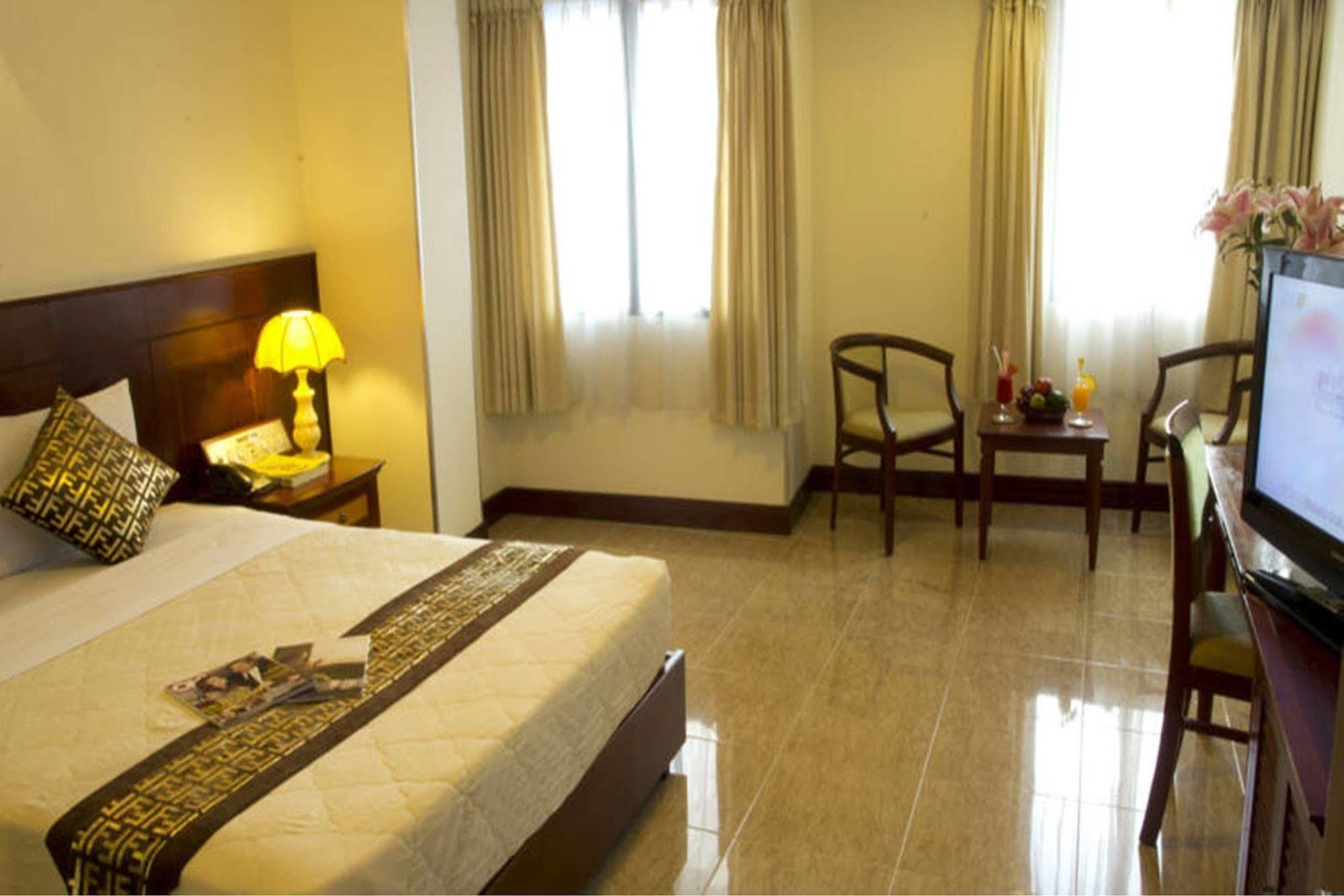 Anthai Saigon Hotel Хошимин Экстерьер фото